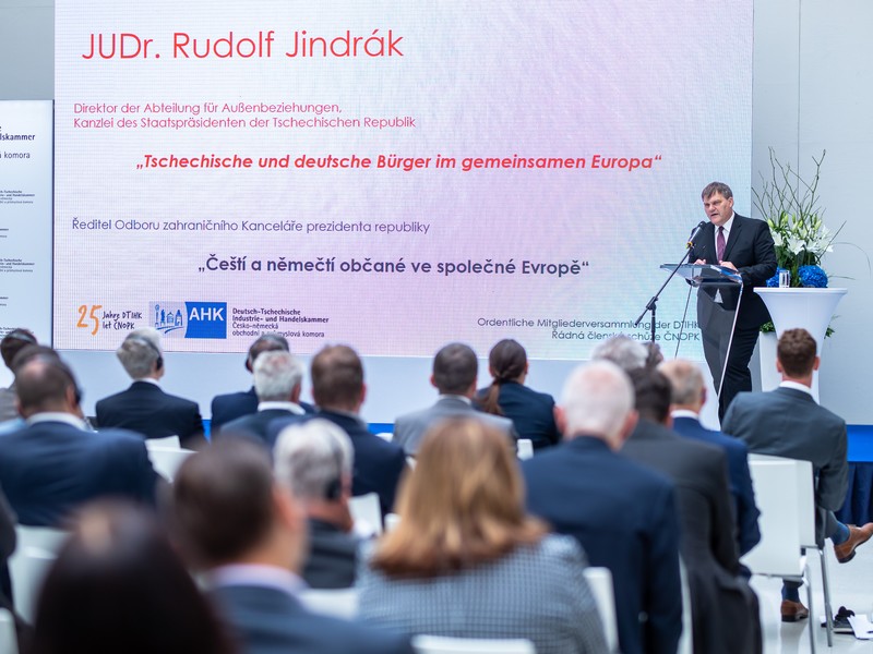 Vyřešit nedostatek pracovních sil je jedním z hlavních úkolů vlády